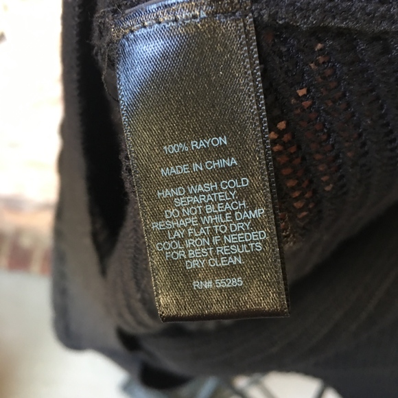 Set Domain Blk Sweater w/ Red & Black Sequin Cami - Picture 6 of 8